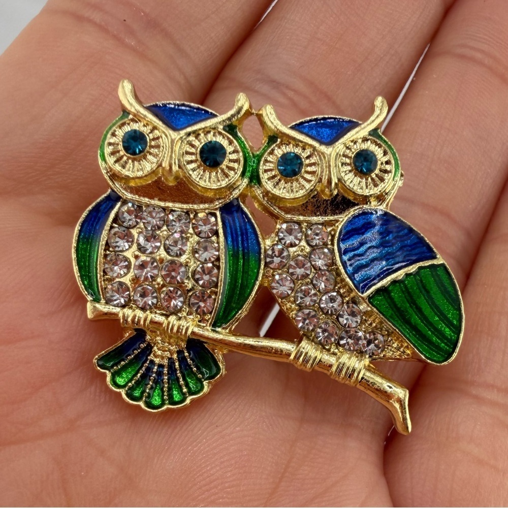Charming Twin Owl Crystal Brooch